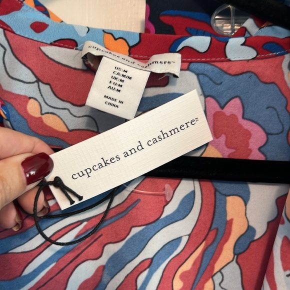 Cupcakes and Cashmere 2 Piece Set NWT Size Medium - Picture 4 of 4